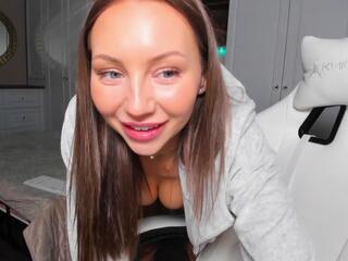 Izzy Lush webcam model stream image