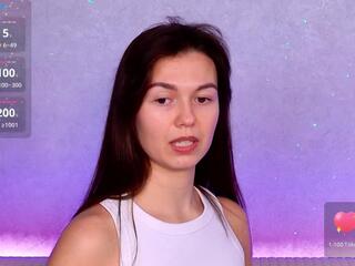 Amanda Vi webcam model stream image