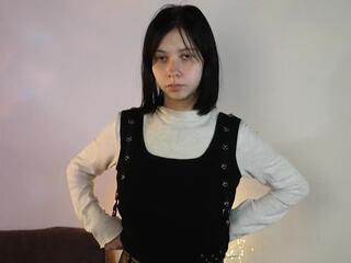 Dovie Augustson webcam model stream image