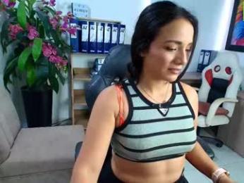 adri_miller webcam model stream image