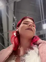 RiriRoseey webcam model stream image