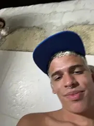 MrLeoLatino webcam model stream image