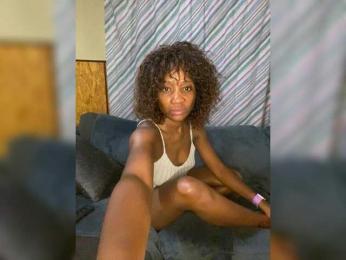 EveLala webcam bongacams model stream image