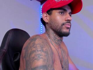 Luigi Vitalee webcam model stream image