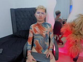 Channel Browm webcam model stream image