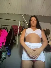 larysinha webcam model stream image