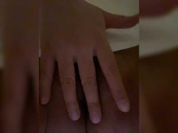 ohyes_ webcam model stream image